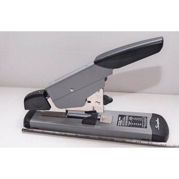 Swingline Stock # 39005 Heavy Duty Stapler Very Good - Picture 1 of 5